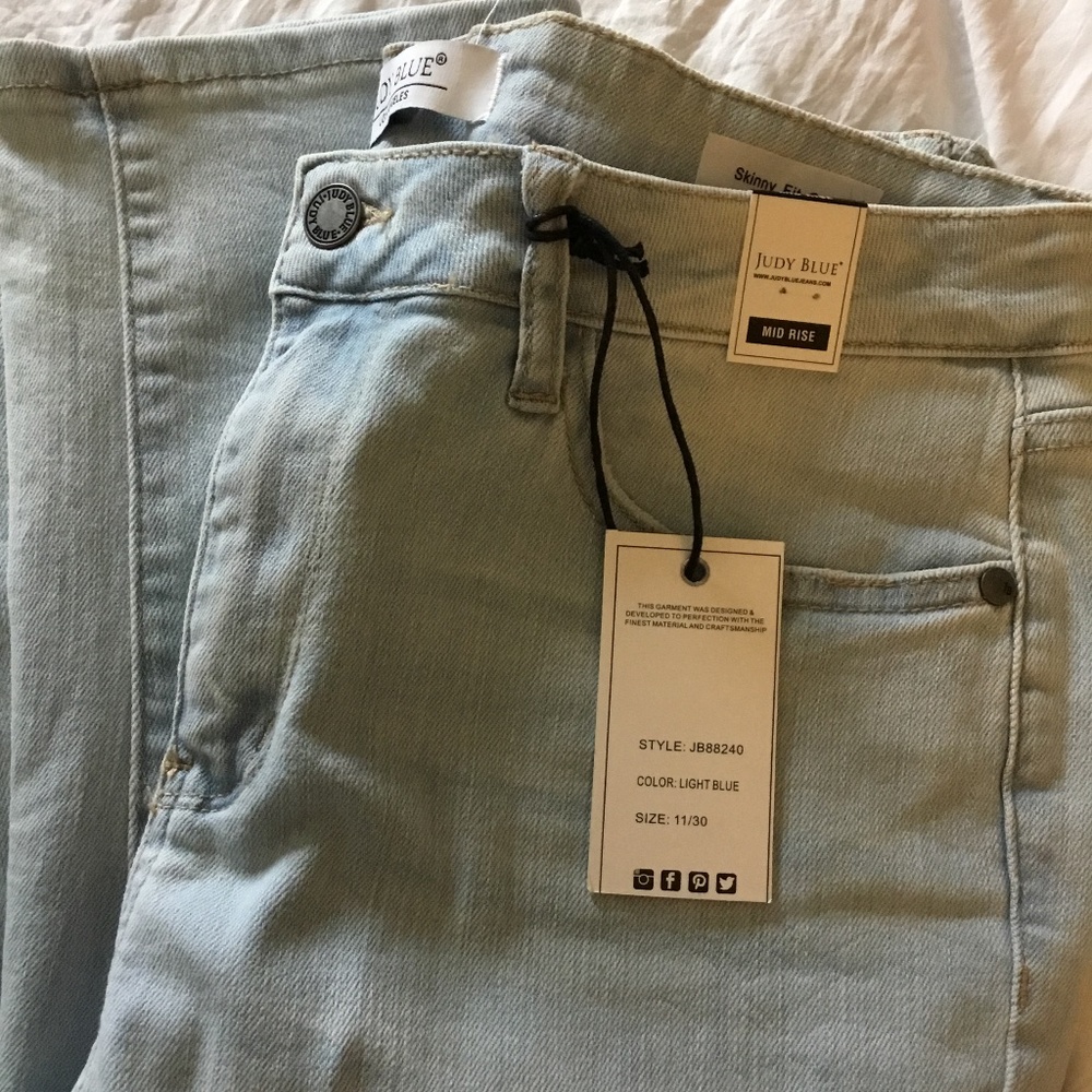 Judy Blue Capri Jeans